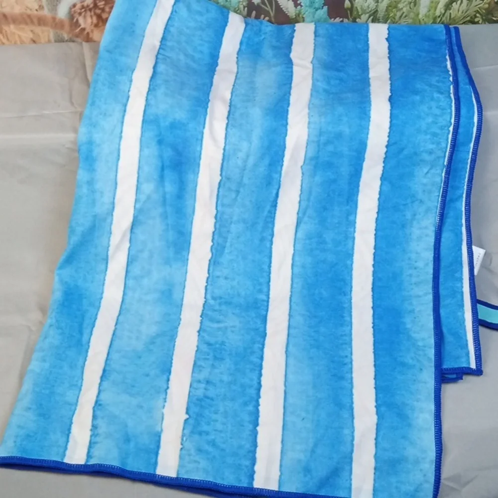 💩 Blue and Teal Abstract Stripe Beach Towel